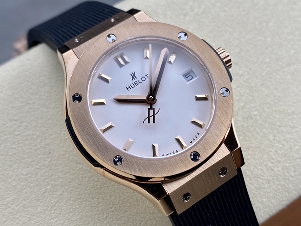 ウブロコピー時計正面デザイン